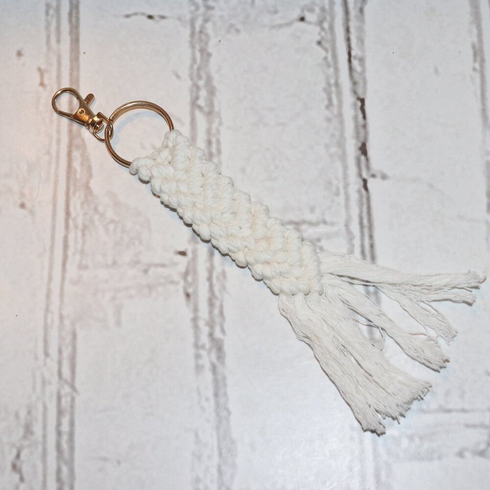 ✨🔑 Gold & White Macramé Cord Keychain – 8" Handwoven · Boho Chic · Functional